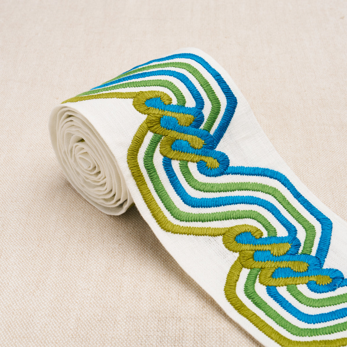 THE TWIST EMBROIDERED TAPE | PEACOCK