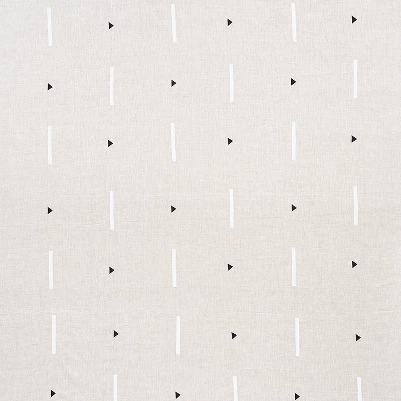 TASHMOO | Black & White