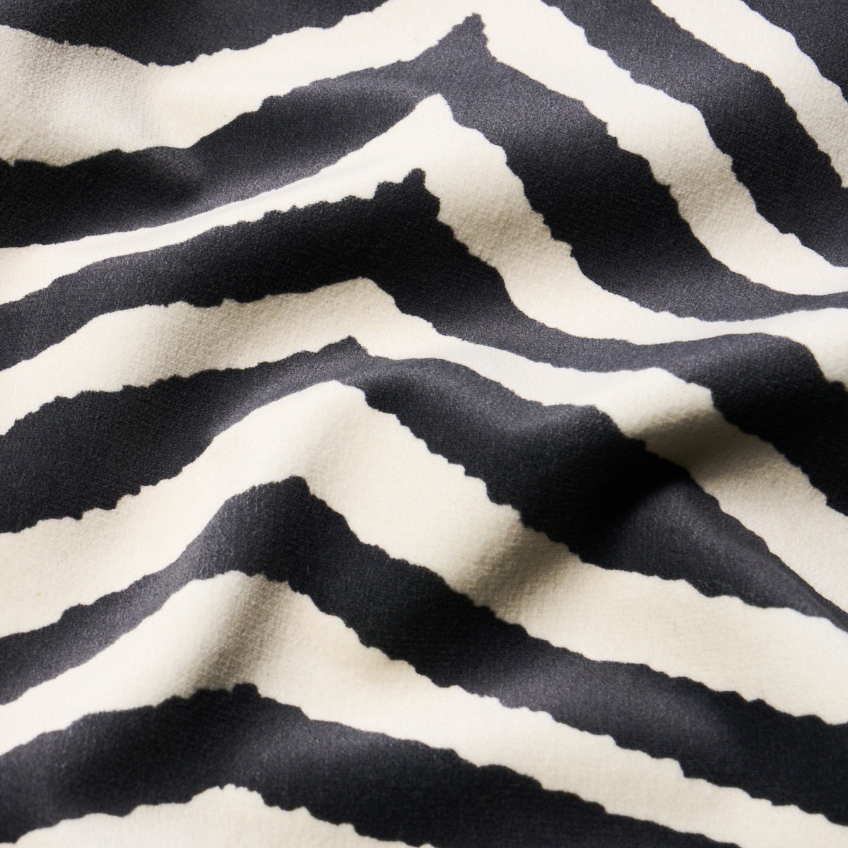 BLIXEN VELVET | Graphite