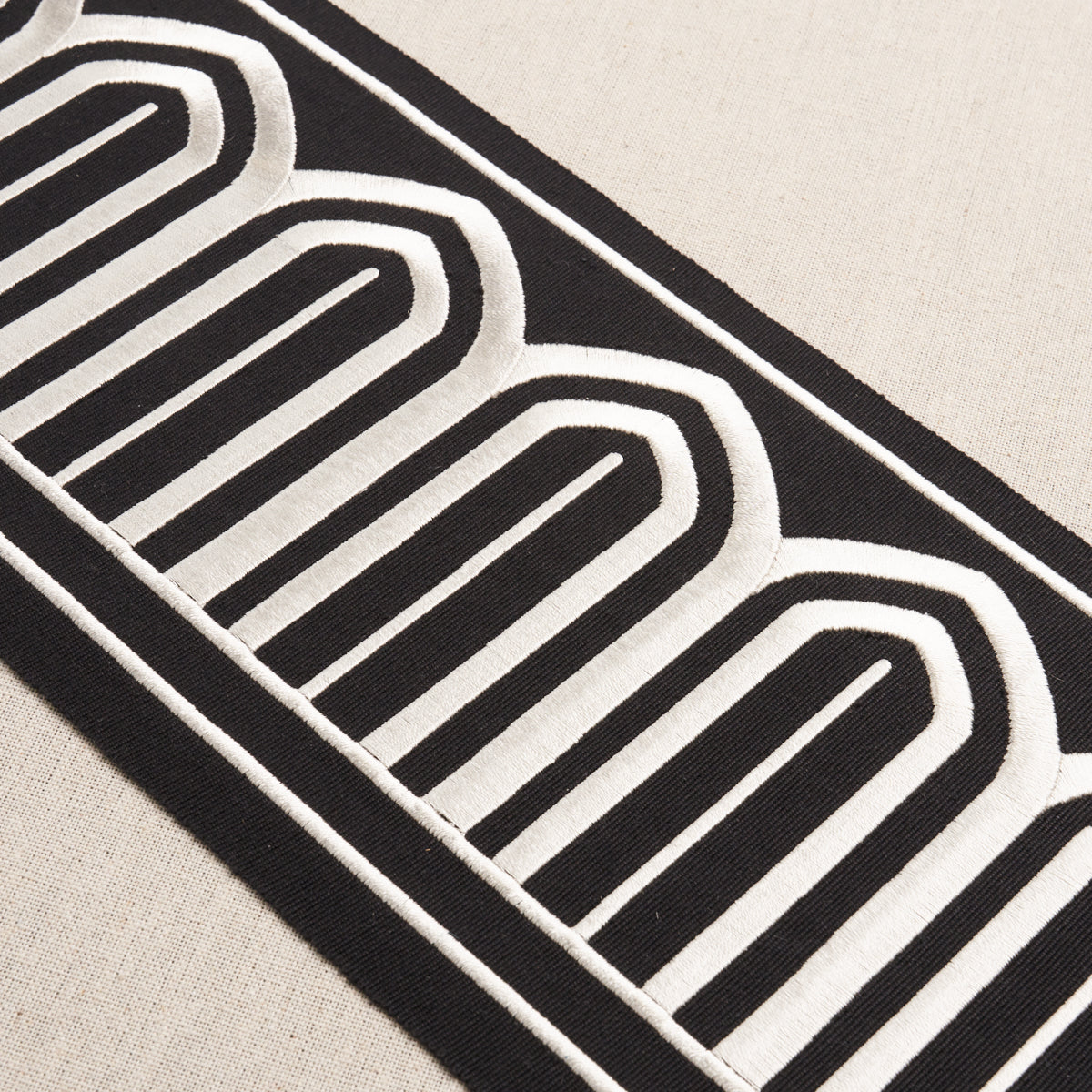 ARCHES EMBROIDERED TAPE WIDE | White On Black