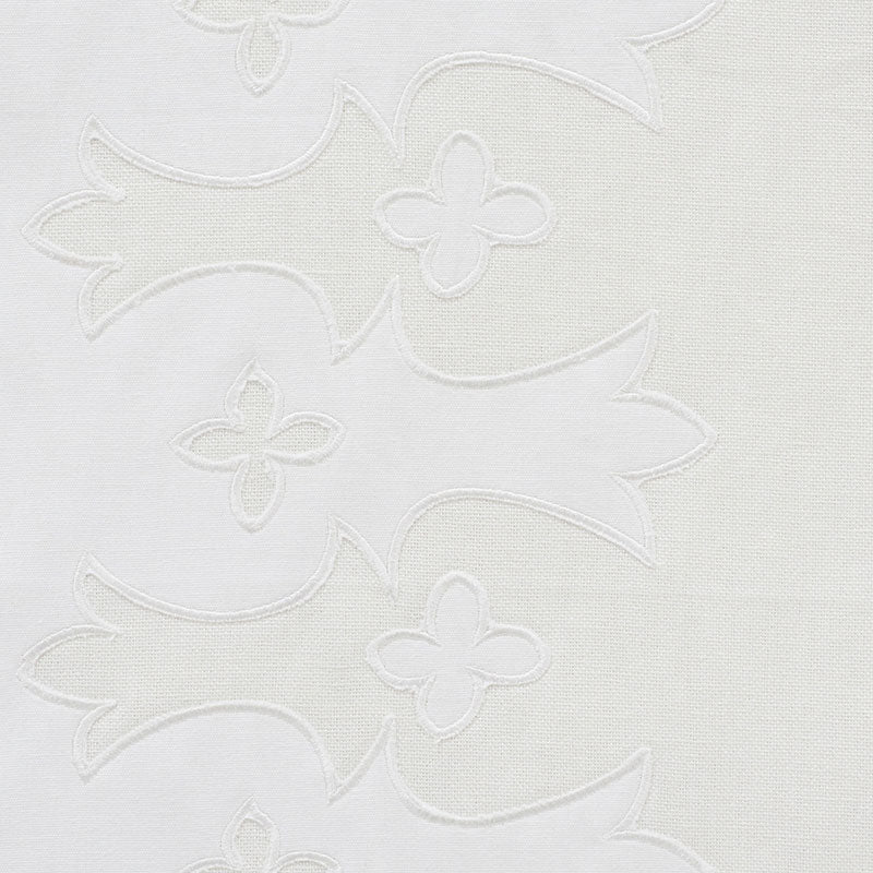 BERGAMA APPLIQUÉ | WHITE & IVORY