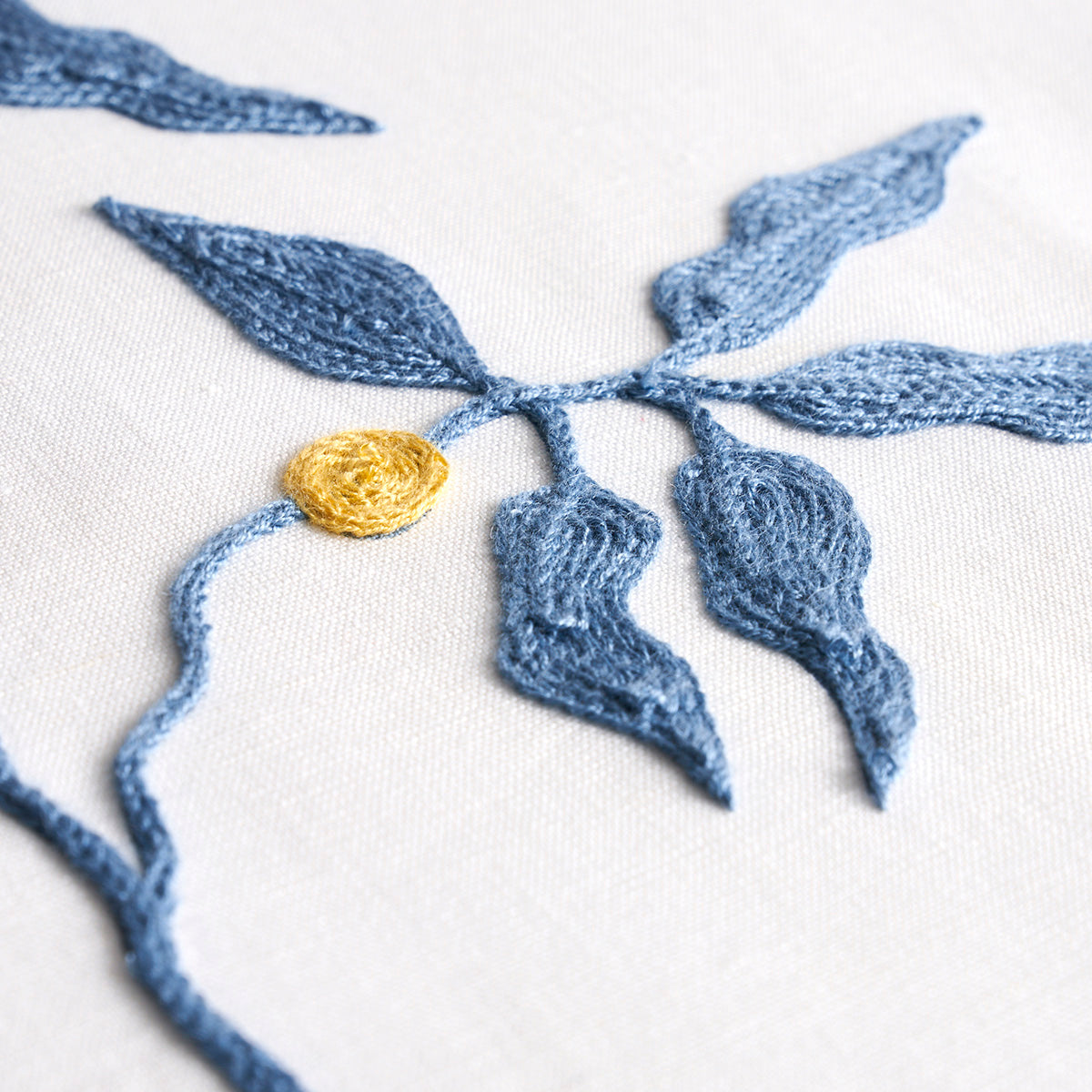 LILLA EMBROIDERY | Blue