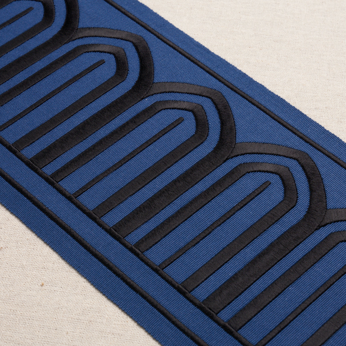 ARCHES EMBROIDERED TAPE WIDE | Black On Navy