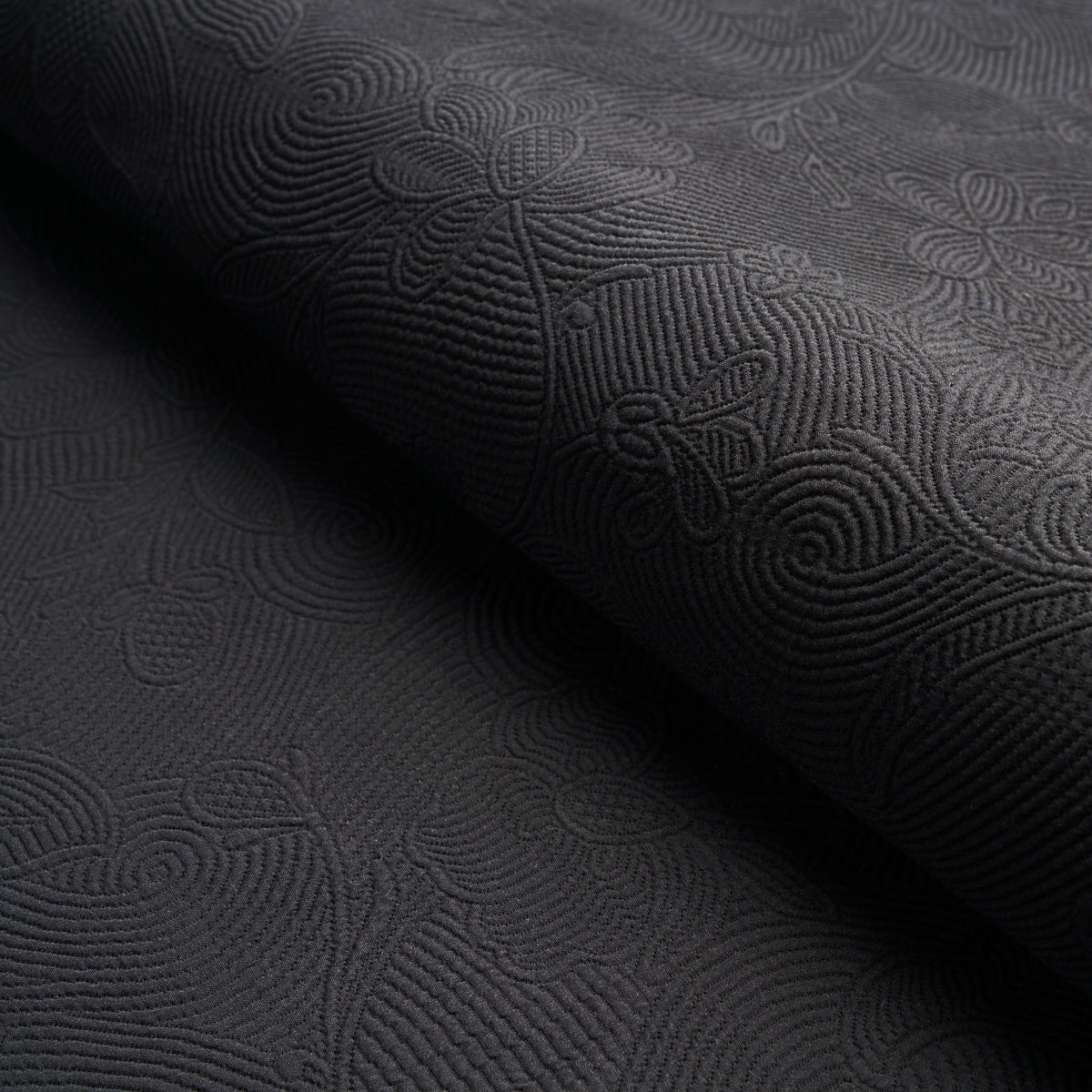 QUILTED SCROLL MATELASSÉ | PITCH BLACK