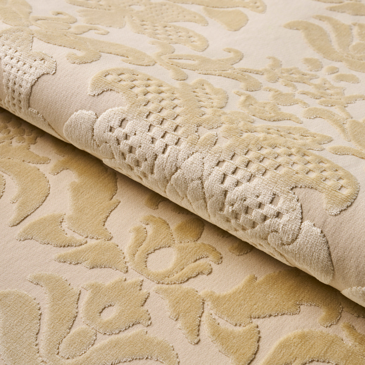 LIMBOURG DAMASK VELVET | Pearl