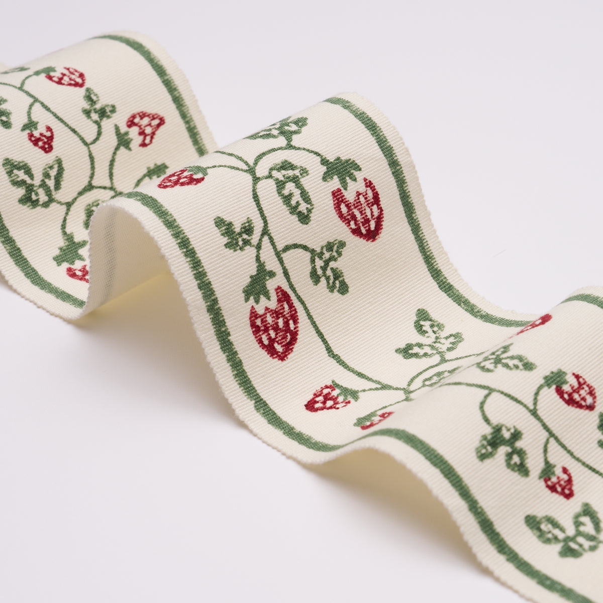 STRAWBERRY TRAIL HAND BLOCK TRIM | Dark Green