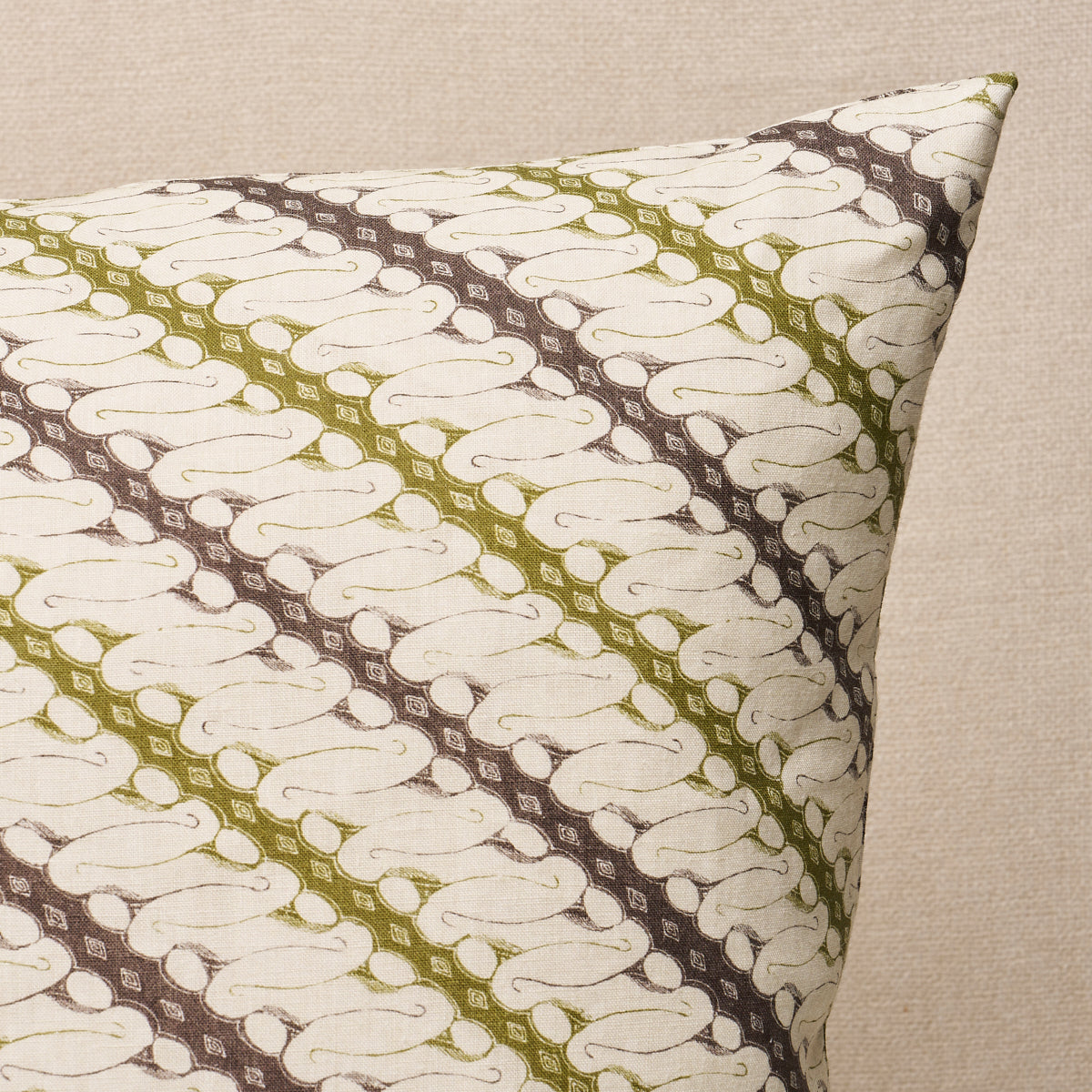 Ronnie Pillow | Green