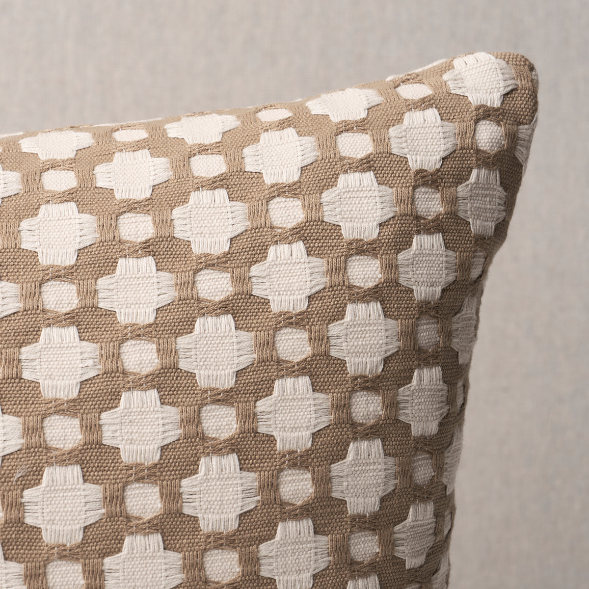 Betwixt Pillow | Biscuit/Ivory