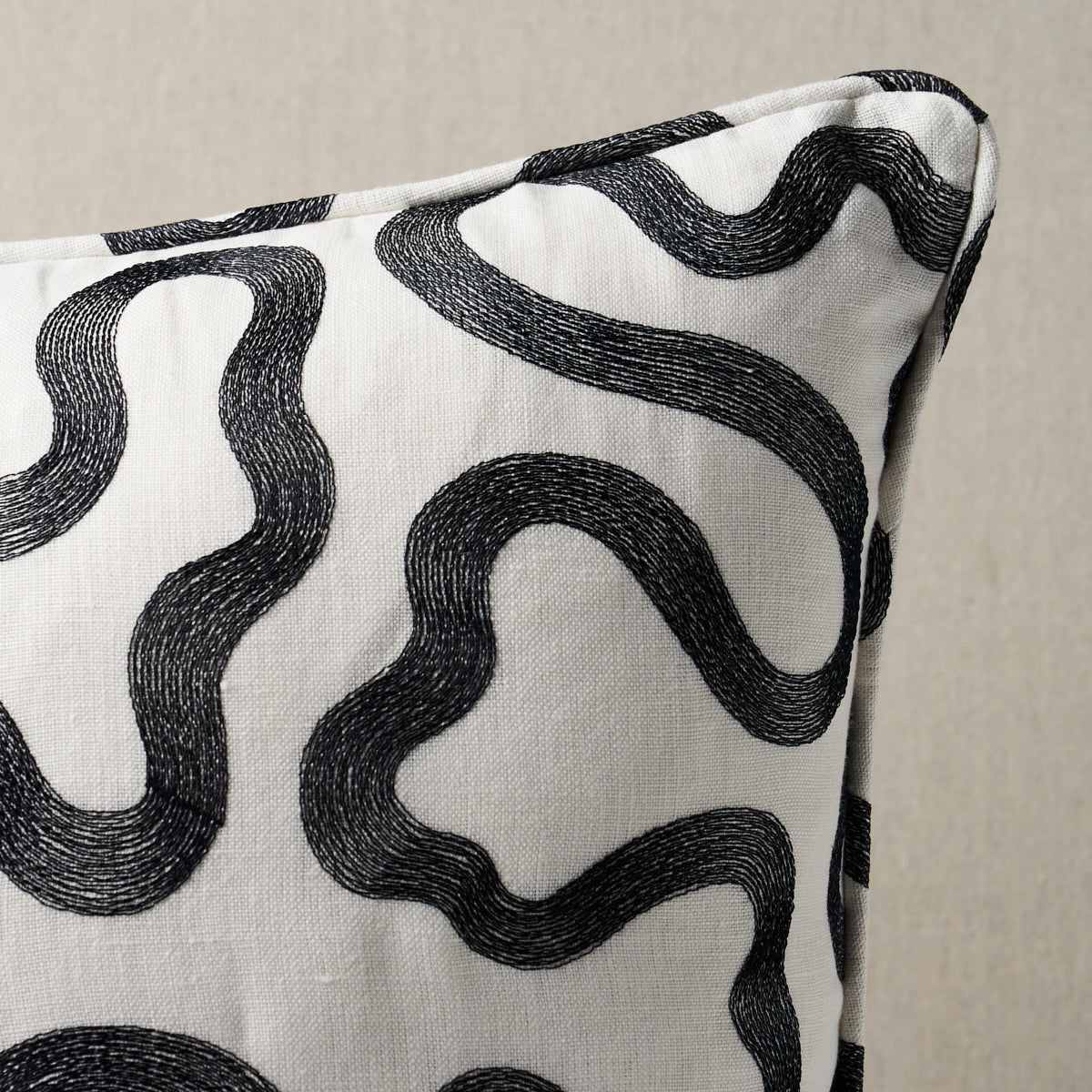 Riley Pillow | Black On Ivory