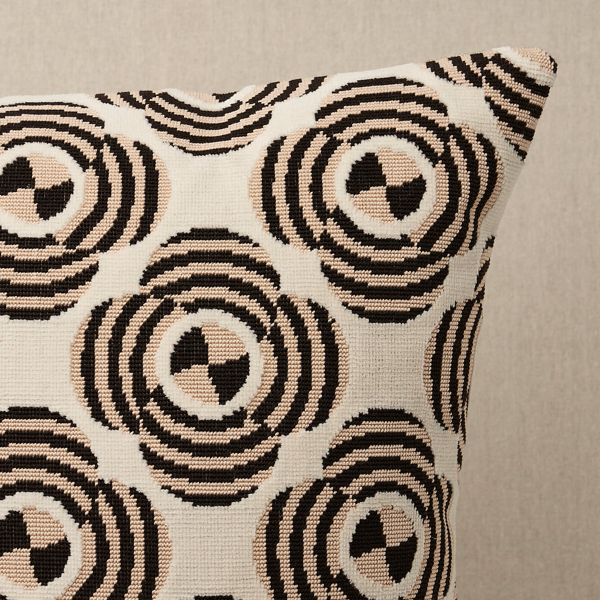 Le Moderne Cut Velvet Pillow | Neutral