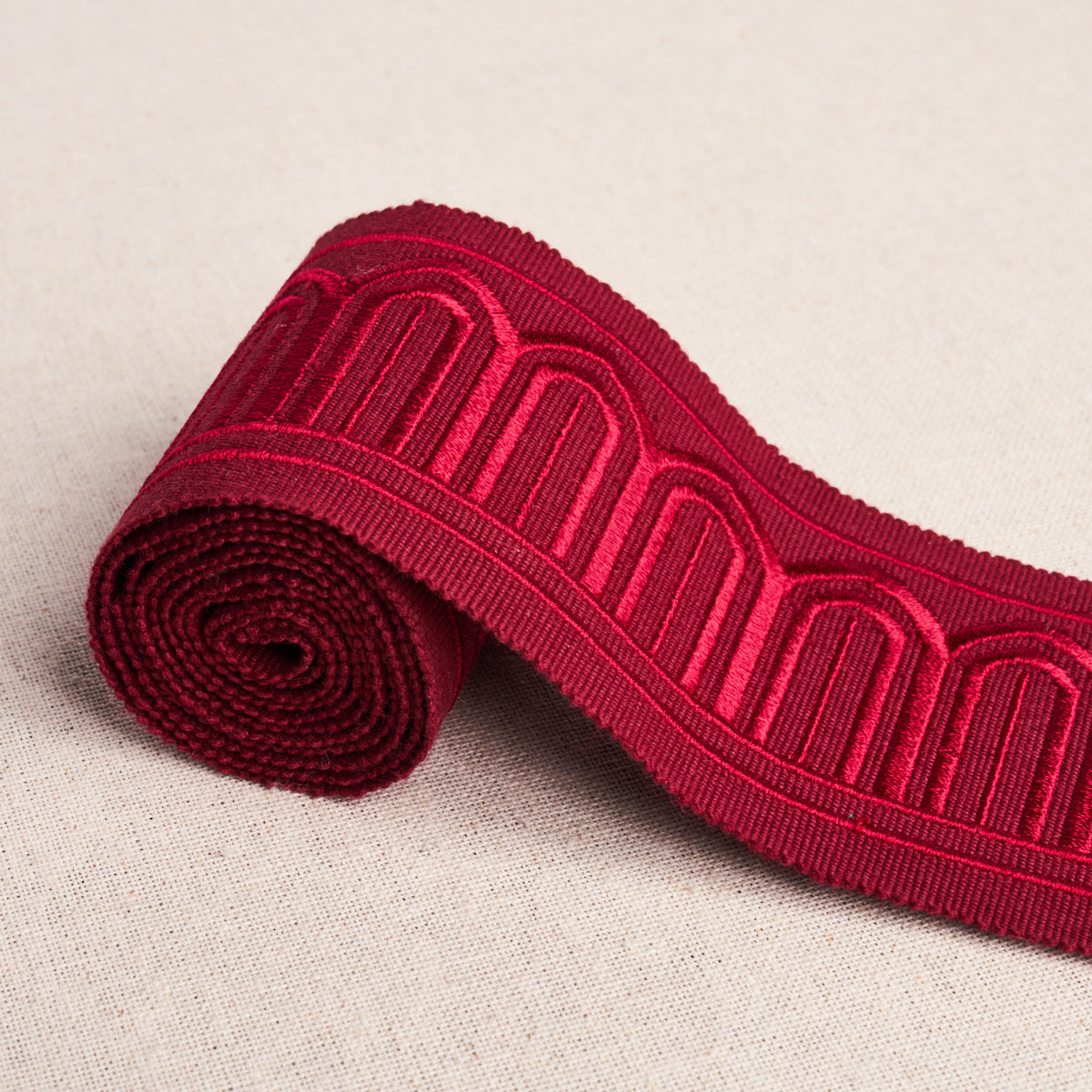 ARCHES EMBROIDERED TAPE MEDIUM | RED