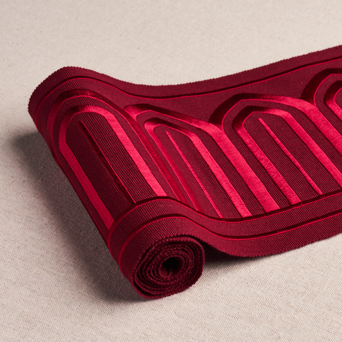 ARCHES EMBROIDERED TAPE WIDE | RED